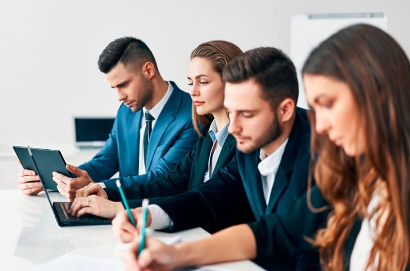 Estudia un diploamdo y elige entre más de 12 áreas de estudio que UVM tiene